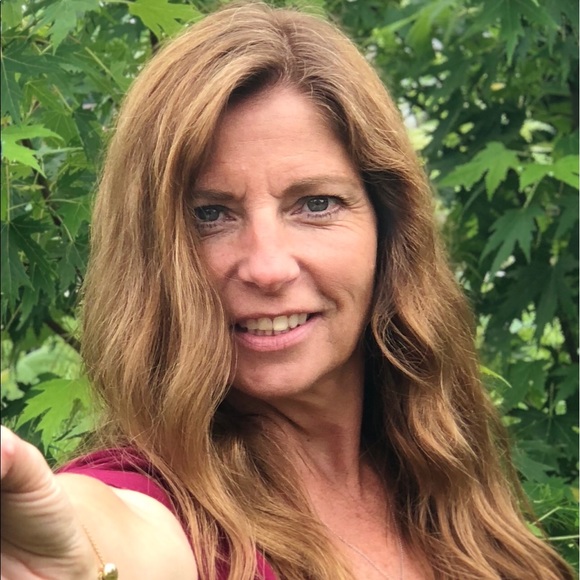 Meet your Posher, Lisa - Picture 1 of 1